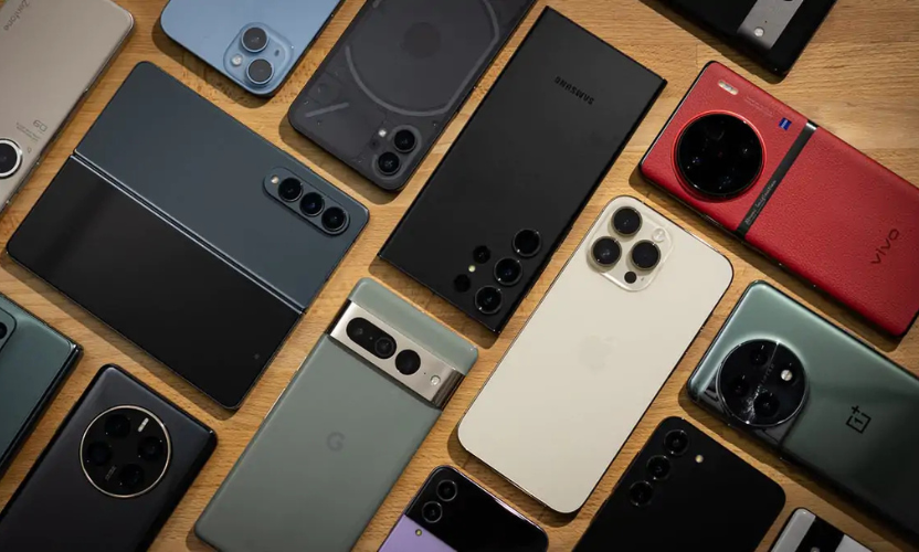 AI smartphones 2025 with Galaxy AI, Apple Intelligence and Google Pixel AI