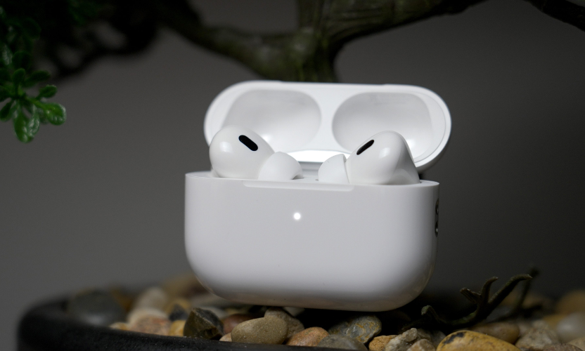 Siri AI using visual intelligence in AirPods Ultra